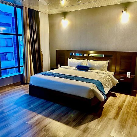 Luxury Apartment In Dha Phase 8, Near Allama Iqbal International Airport Lahore Ngoại thất bức ảnh
